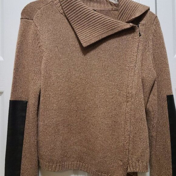 BCBGMaxazria Cropped Sweater‎ Jacket - Picture 3 of 11
